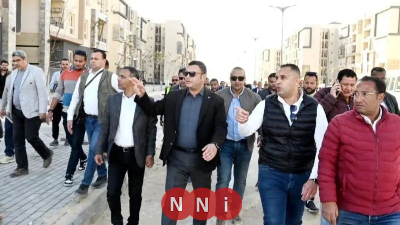 زيارة ميدانية.. وزير الإسكان يتفقد مشروع سكن لكل المصريين بعلمين الجديدة